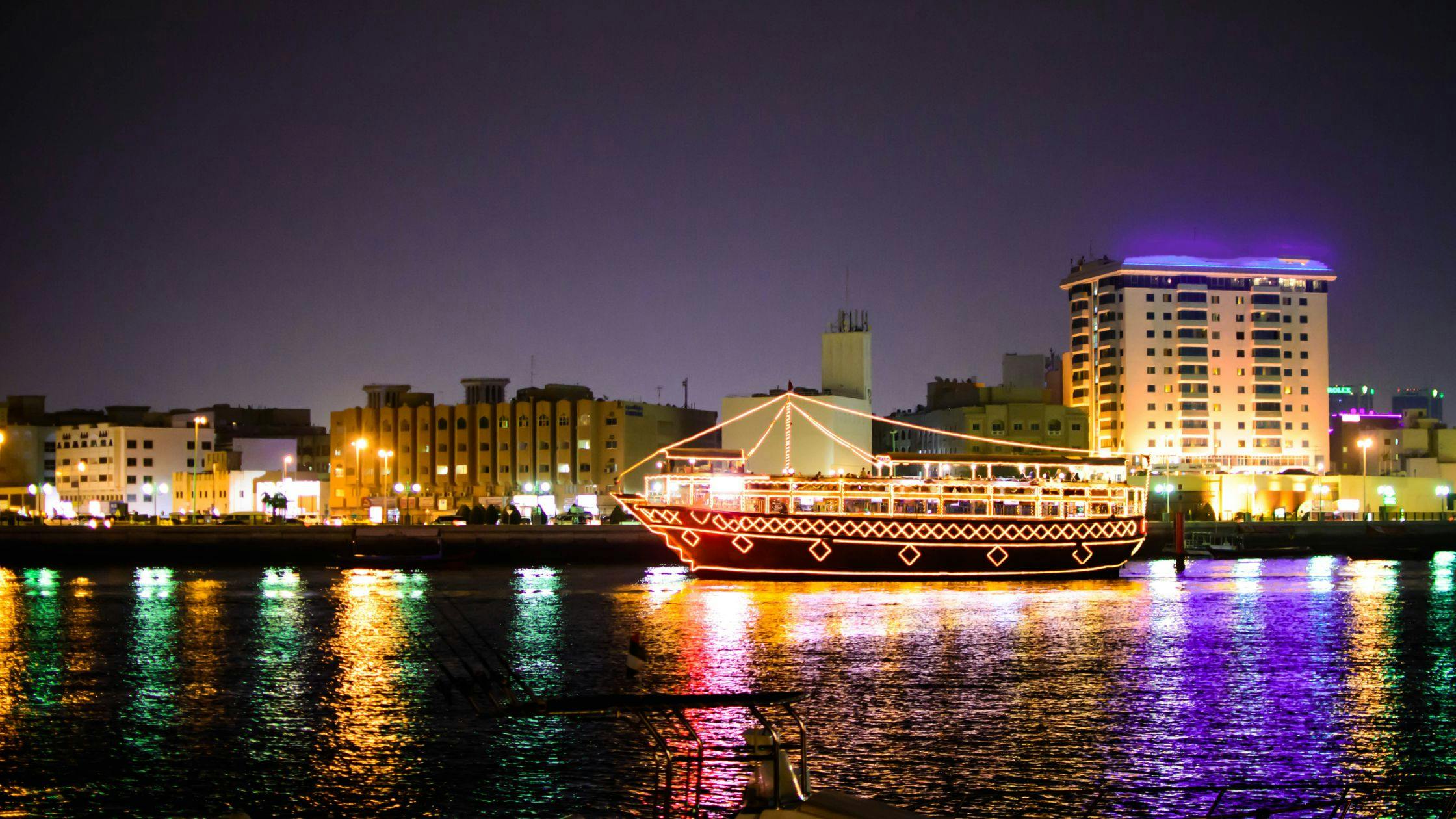 Take an Evening Dhow Cruise in Dubai Marina